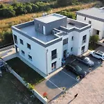 Kauriapartment شقة *